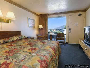 Howard Johnson By Wyndham Brigham City Exterior photo
